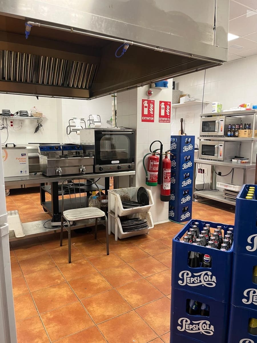 Commerciale da affittare in Granada citta - 2.400 € (Rif: 9396239)