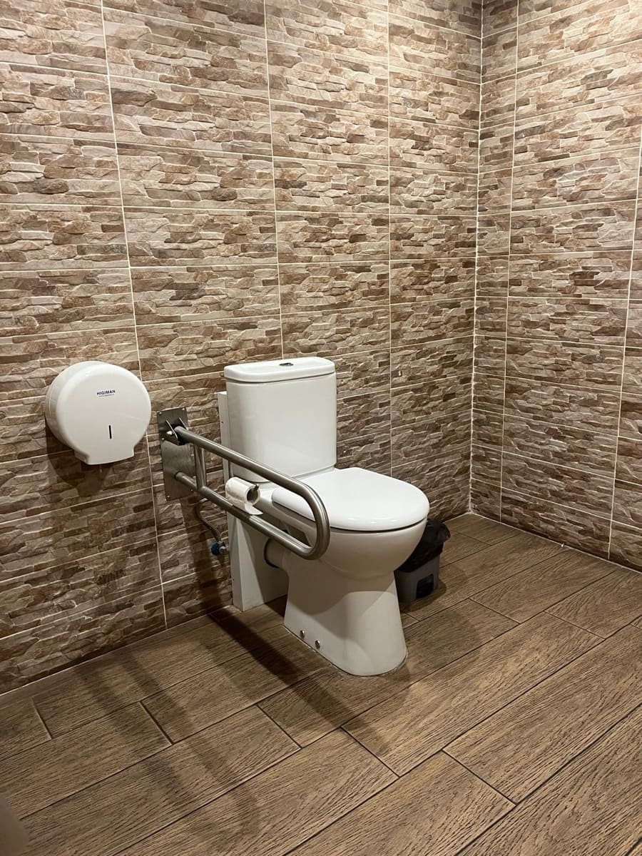 Commerciale da affittare in Granada citta - 2.400 € (Rif: 9396239)