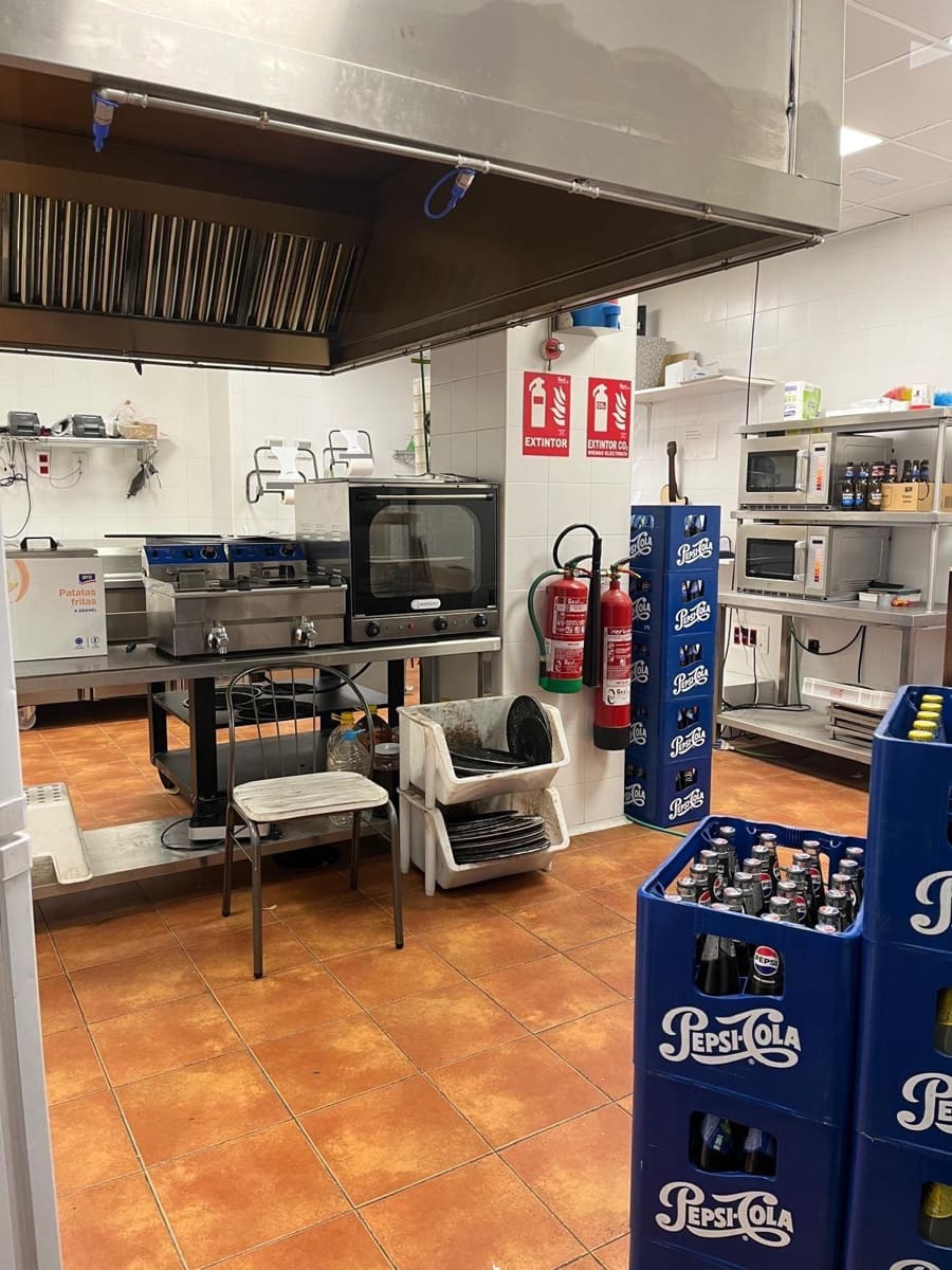 Commerciale da affittare in Granada citta - 2.400 € (Rif: 9396239)