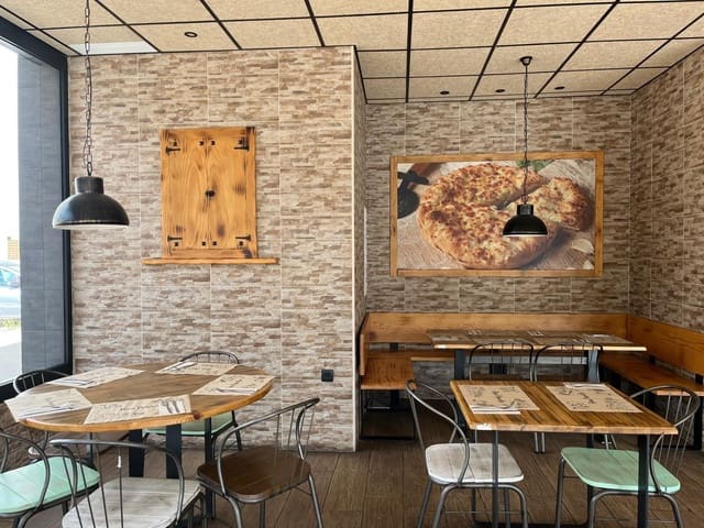 Commerciale da affittare in Granada città - 2.400 € (Rif: 9396239)