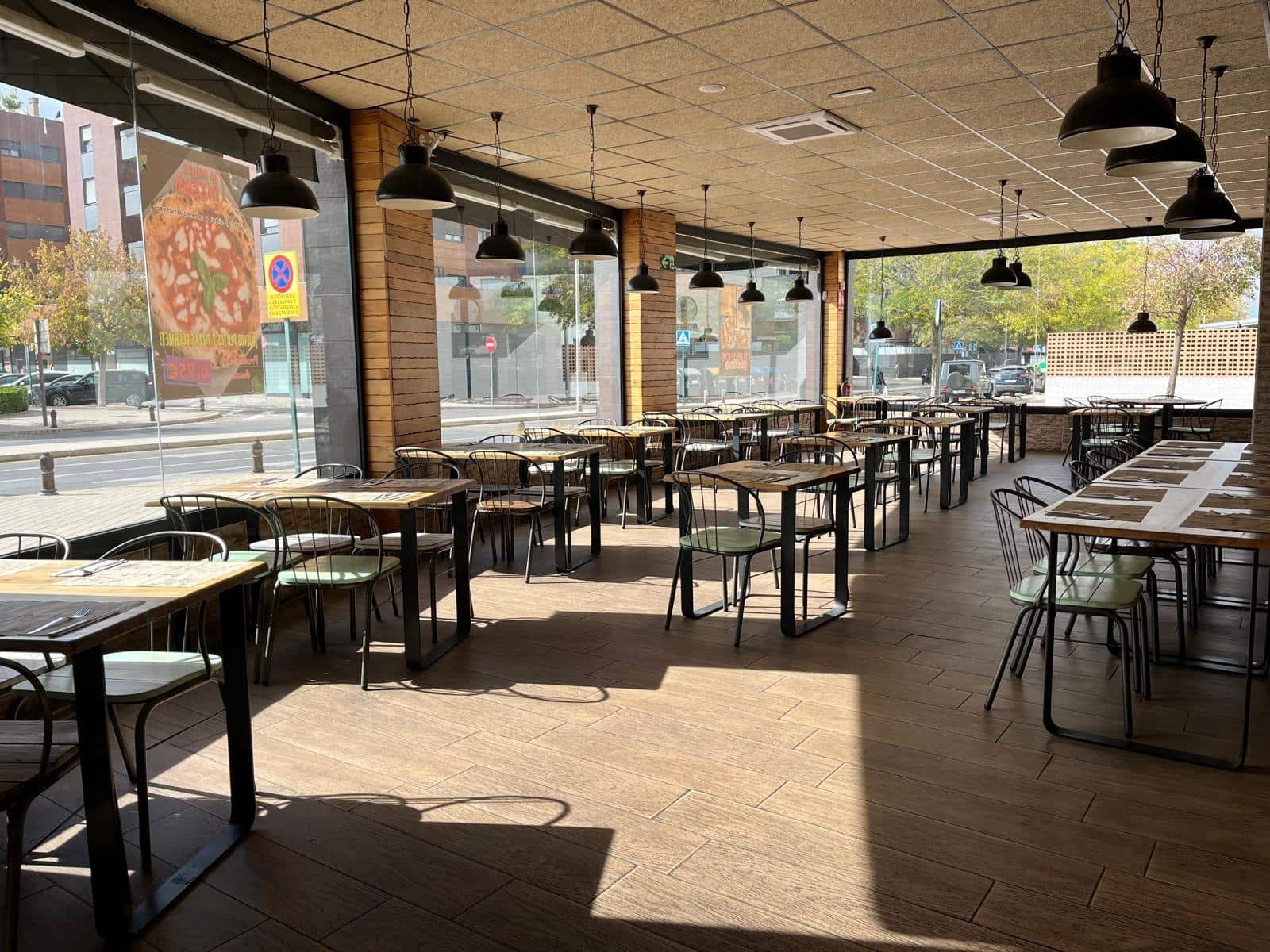 Commerciale da affittare in Granada citta - 2.400 € (Rif: 9396239)