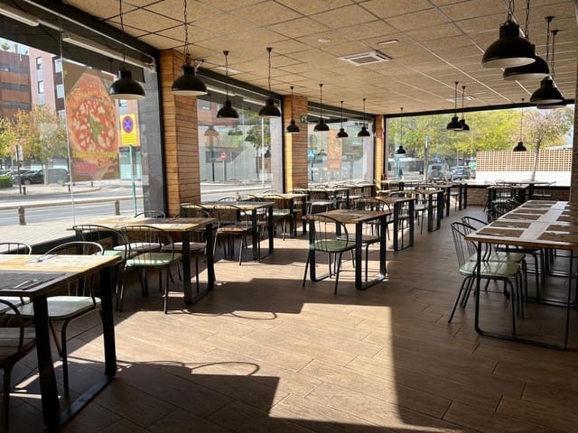 Commerciale da affittare in Granada città - 2.400 € (Rif: 9396239)