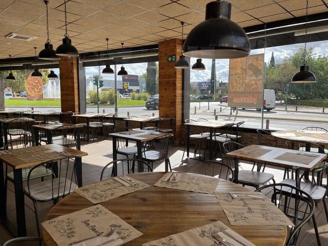 Commerciale da affittare in Granada città - 2.400 € (Rif: 9396239)