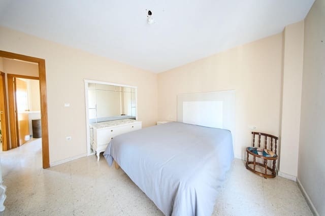 Piso de 3 habitaciones en Huétor Vega en venta - 160.000 € (Ref: 9408036)