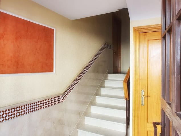 Piso de 3 habitaciones en Huétor Vega en venta - 160.000 € (Ref: 9408036)