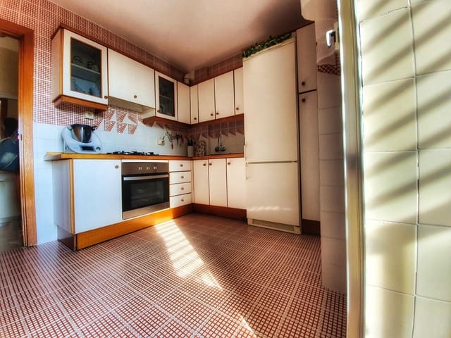 3 makuuhuone Asunto myytävänä paikassa Huétor Vega - 155 000 € (Ref: 9408036)