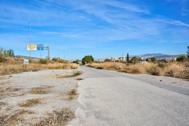 Mark till salu i Granada stad - 498 000 € (Ref: 9411199)