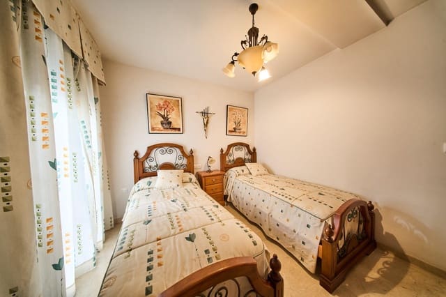 3 chambre Appartement à vendre à Ogíjares - 210 000 € (Ref: 9411200)