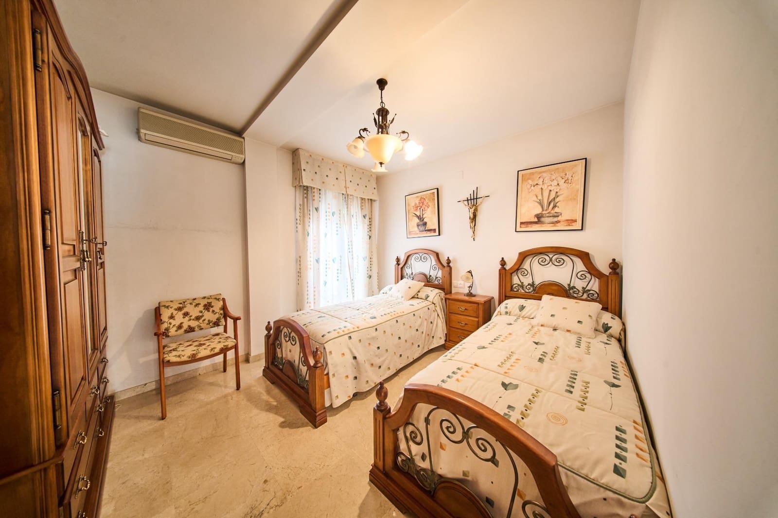 3 bedroom Flat for sale in Ogijares with garage - € 210,000 (Ref: 9411200)