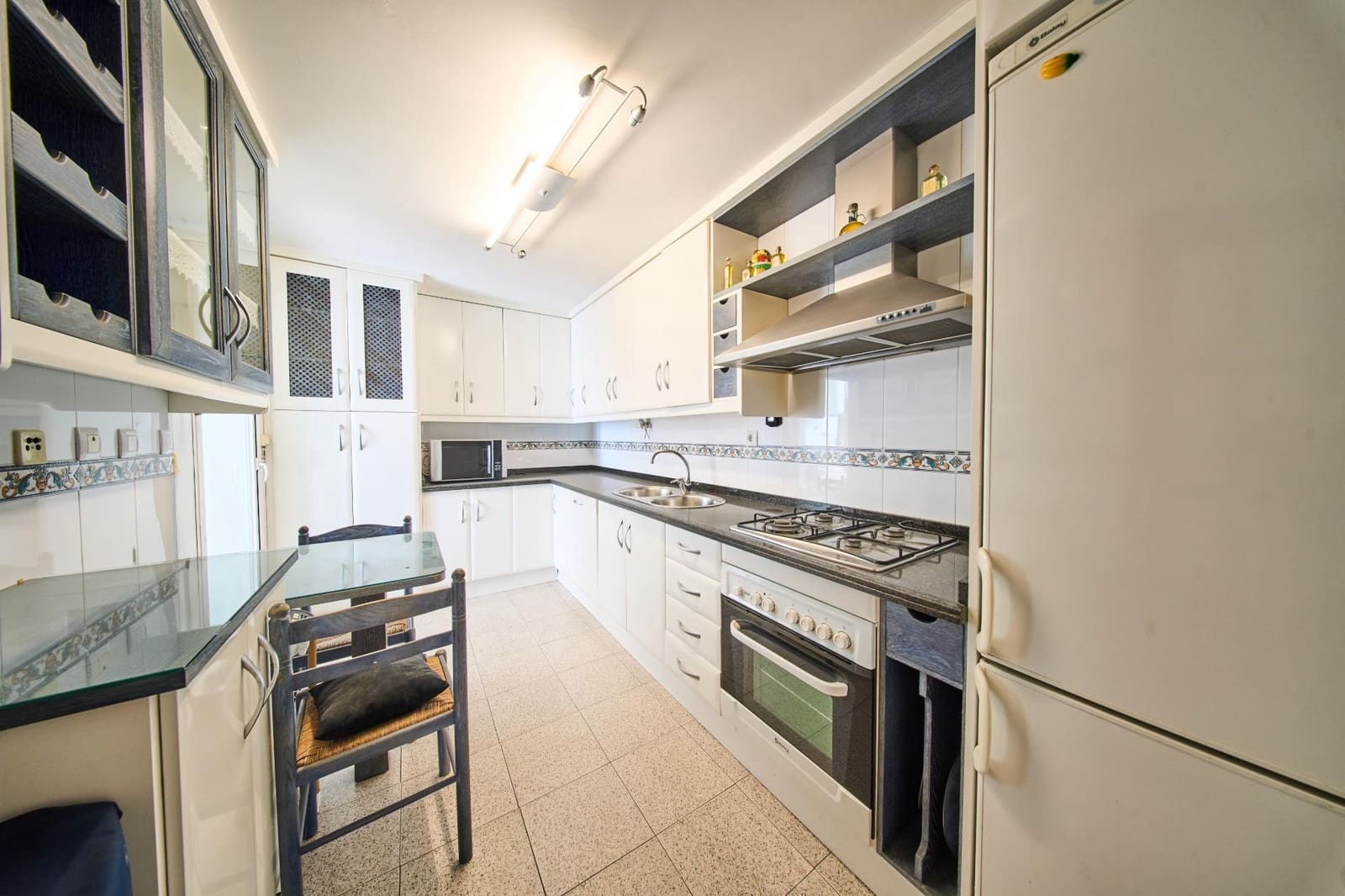 3 bedroom Flat for sale in Ogijares with garage - € 210,000 (Ref: 9411200)