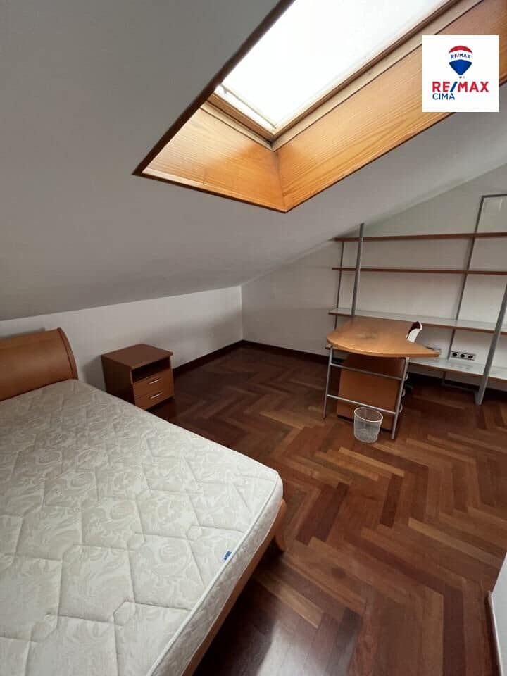 7 soveværelse Penthouse til leje i Granada by - € 1.650 (Ref: 9411201)