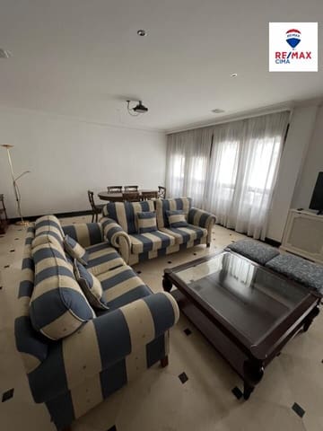 7 bedroom Penthouse for rent in Centro, Granada city - € 1,650 (Ref: 9411201)