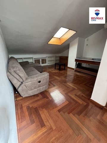 7 bedroom Penthouse for rent in Centro, Granada city - € 1,650 (Ref: 9411201)