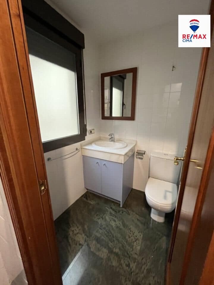 7 soveværelse Penthouse til leje i Granada by - € 1.650 (Ref: 9411201)