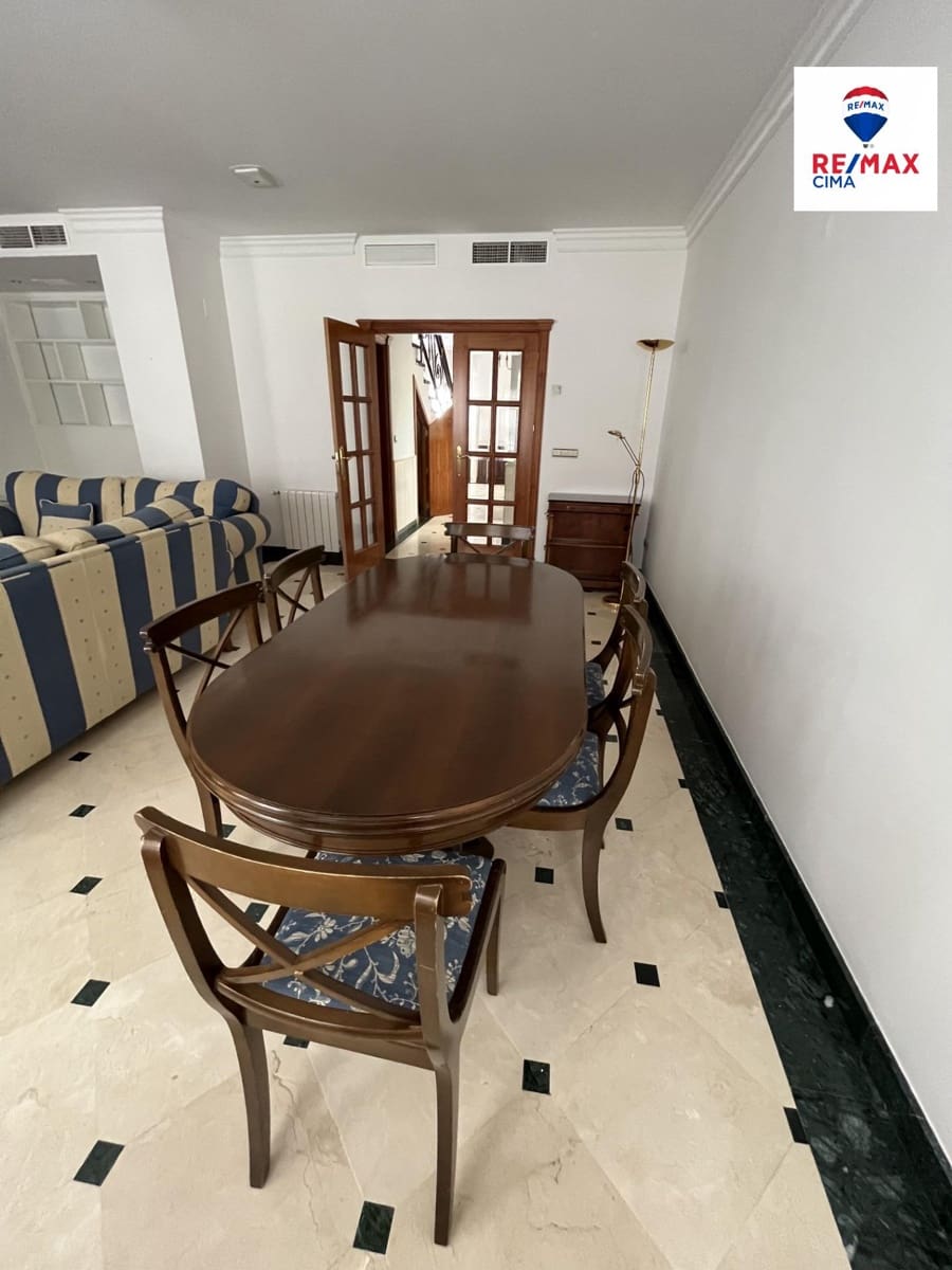 7 soveværelse Penthouse til leje i Granada by - € 1.650 (Ref: 9411201)