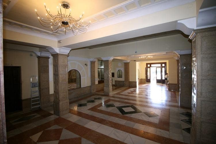 Office for rent in Granada city - € 2,000 (Ref: 9411202)