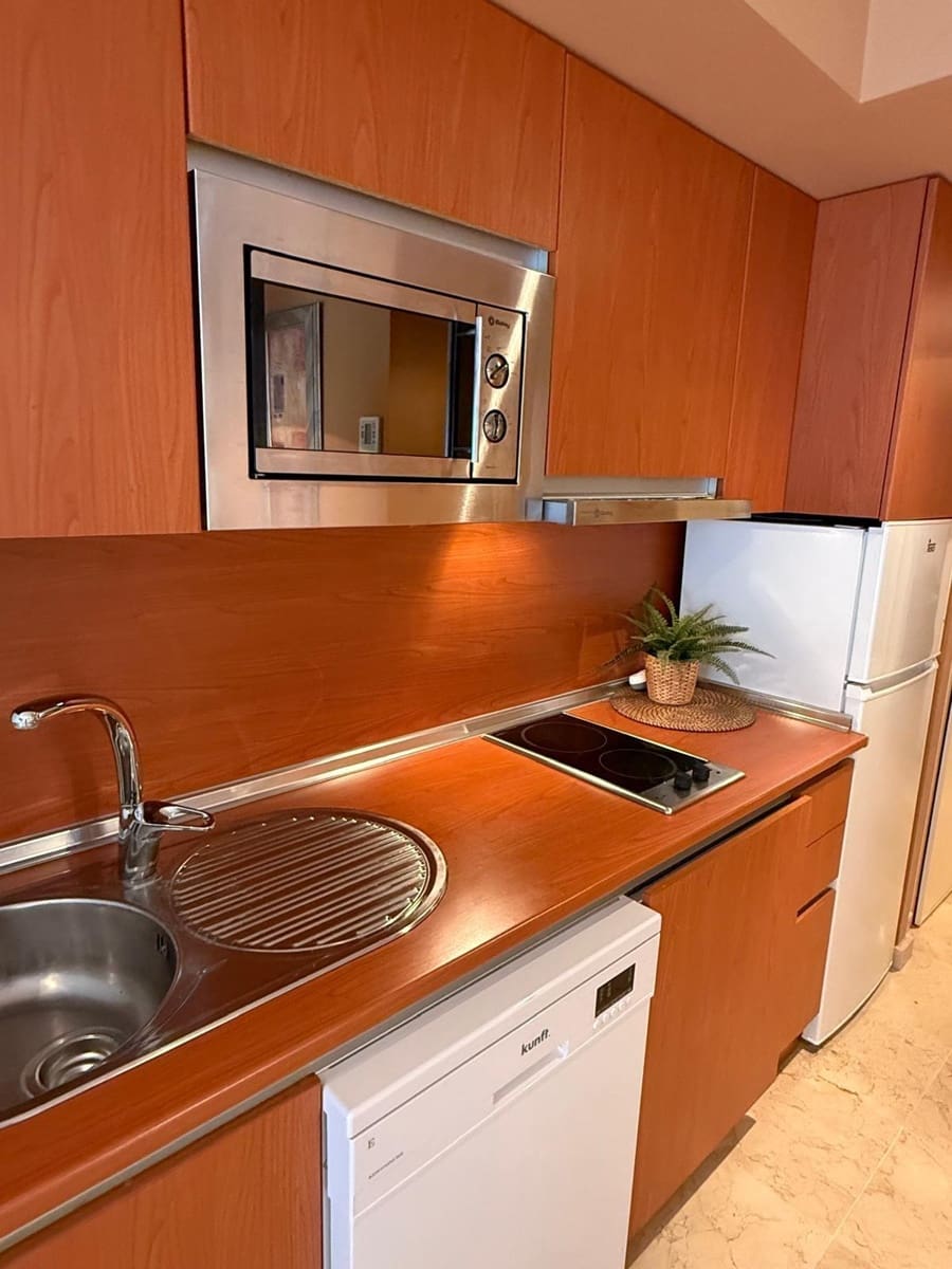 1 soveværelse Lejlighed til salg i Torrequebrada med swimmingpool garage - € 199.000 (Ref: 9414293)