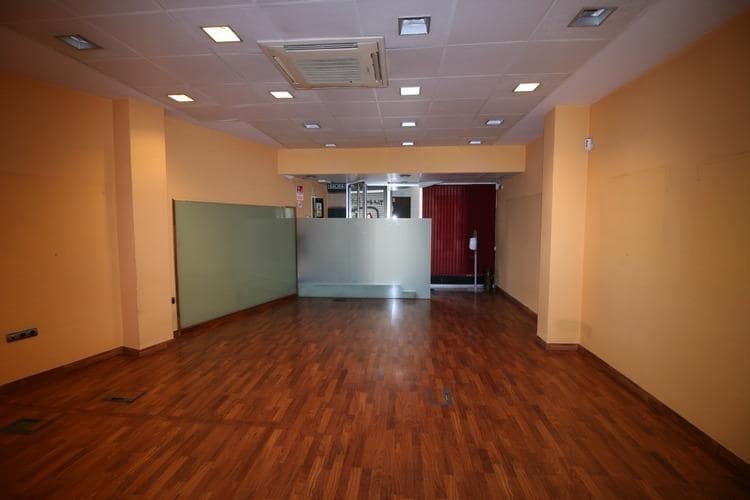 2 camera da letto Commerciale da affittare in Granada citta - 700 € (Rif: 9416053)