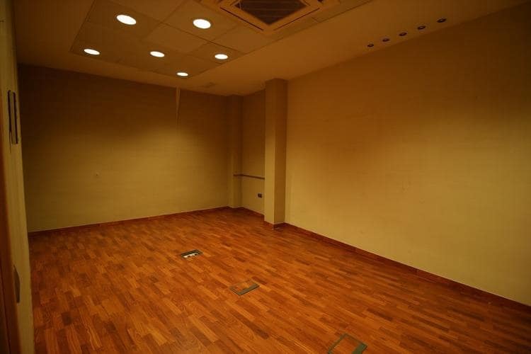 2 camera da letto Commerciale da affittare in Granada citta - 700 € (Rif: 9416053)