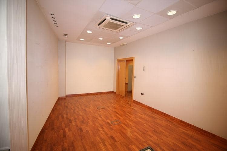 2 camera da letto Commerciale da affittare in Granada citta - 700 € (Rif: 9416053)