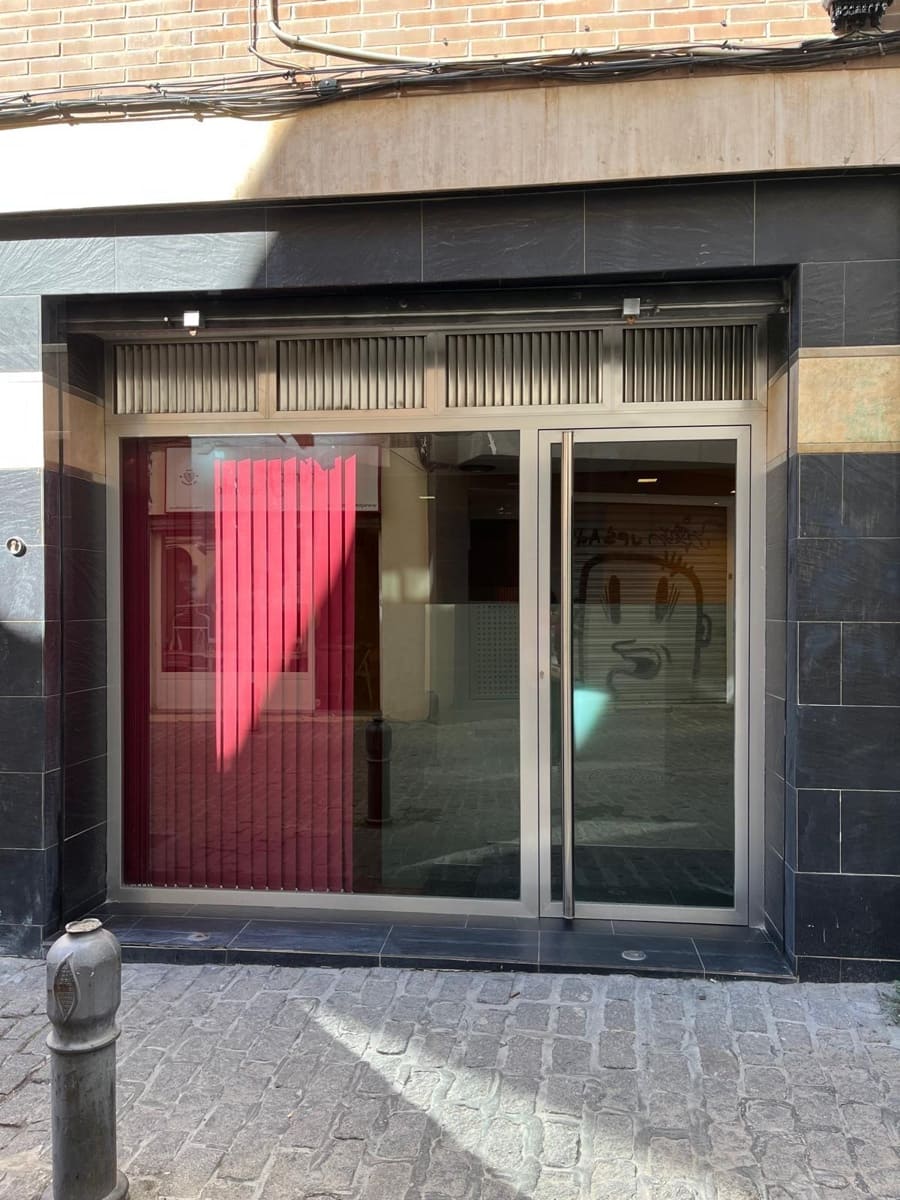 2 camera da letto Commerciale da affittare in Granada citta - 700 € (Rif: 9416053)