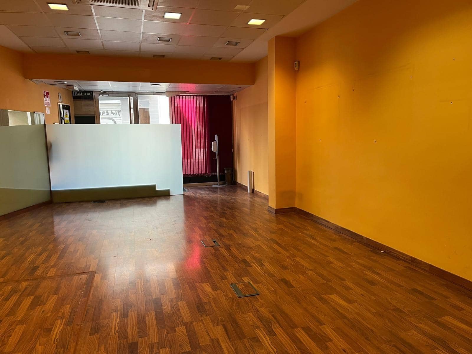 2 camera da letto Commerciale da affittare in Granada citta - 700 € (Rif: 9416053)