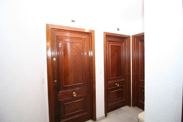 1 sovrum Lägenhet att hyra i Granada stad - 800 € (Ref: 9420007)