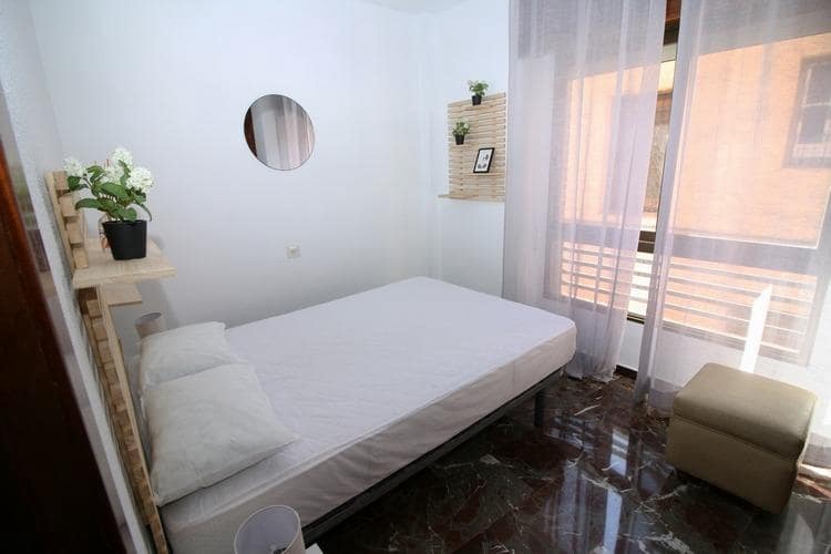 1 sovrum Lägenhet att hyra i Granada stad - 800 € (Ref: 9420007)