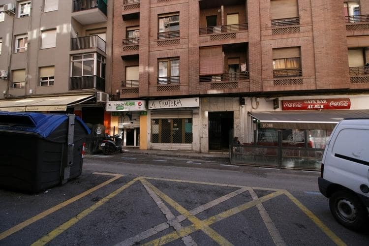 1 sovrum Lägenhet att hyra i Granada stad - 800 € (Ref: 9420007)