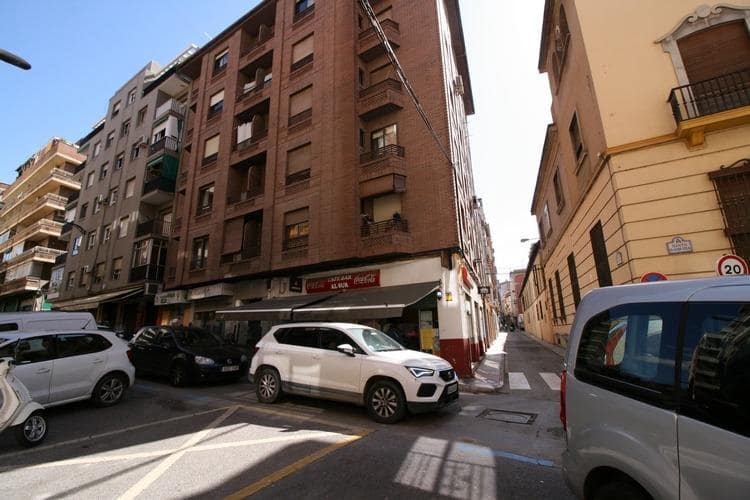 1 sovrum Lägenhet att hyra i Granada stad - 800 € (Ref: 9420007)