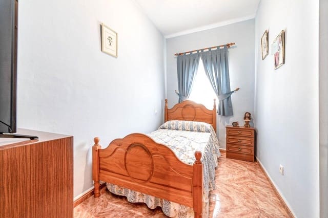 4 makuuhuone Rivitalo myytävänä paikassa Cádiar - 88 000 € (Ref: 9420008)