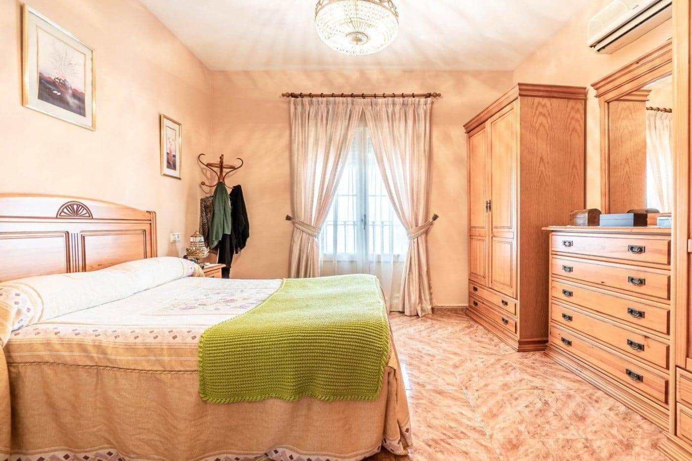 4 makuuhuone Rivitalo myytävänä paikassa Cadiar - 88 000 € (Ref: 9420008)