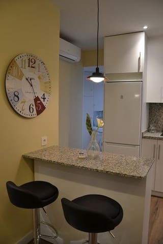 2 slaapkamer Flat te huur in Camino de Ronda - Rosaleda, Granada stad - € 950 (Ref: 9436089)