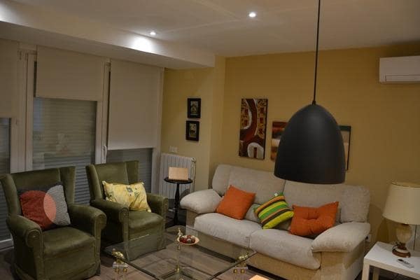 2 slaapkamer Flat te huur in Granada stad - € 950 (Ref: 9436089)