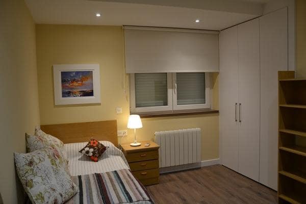 2 slaapkamer Flat te huur in Granada stad - € 950 (Ref: 9436089)