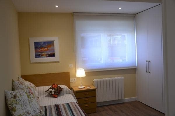 2 slaapkamer Flat te huur in Granada stad - € 950 (Ref: 9436089)