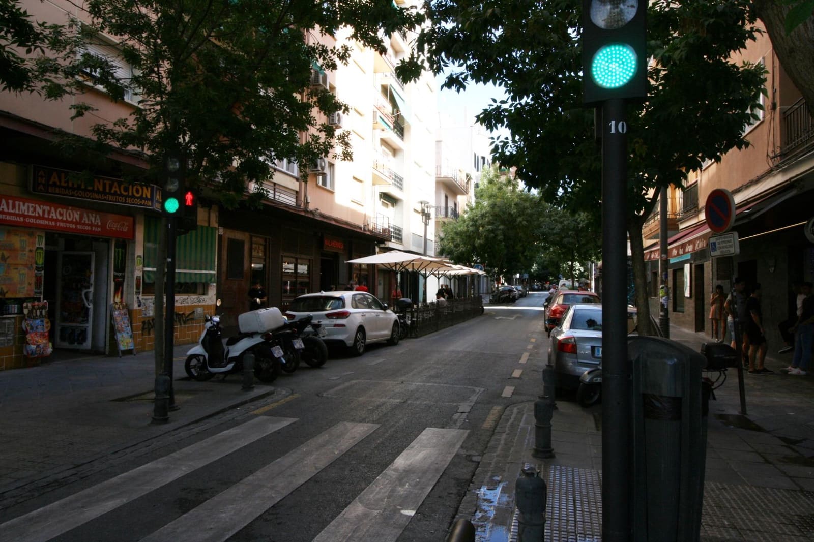 2 slaapkamer Flat te huur in Granada stad - € 950 (Ref: 9436089)