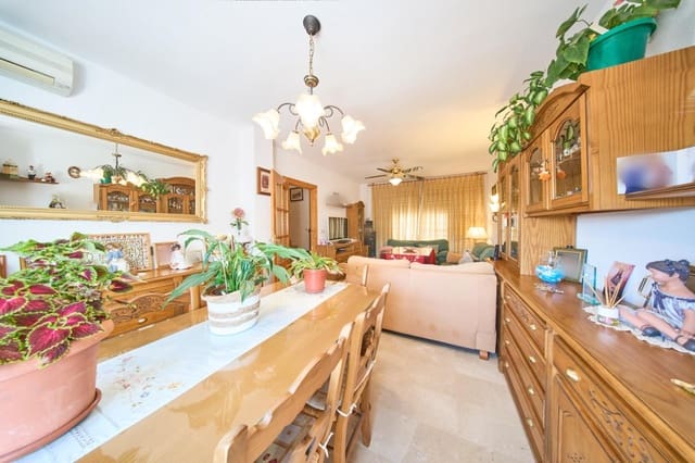 3 slaapkamer Rijtjeshuis te koop in Alfacar met garage - € 209.900 (Ref: 9437619)