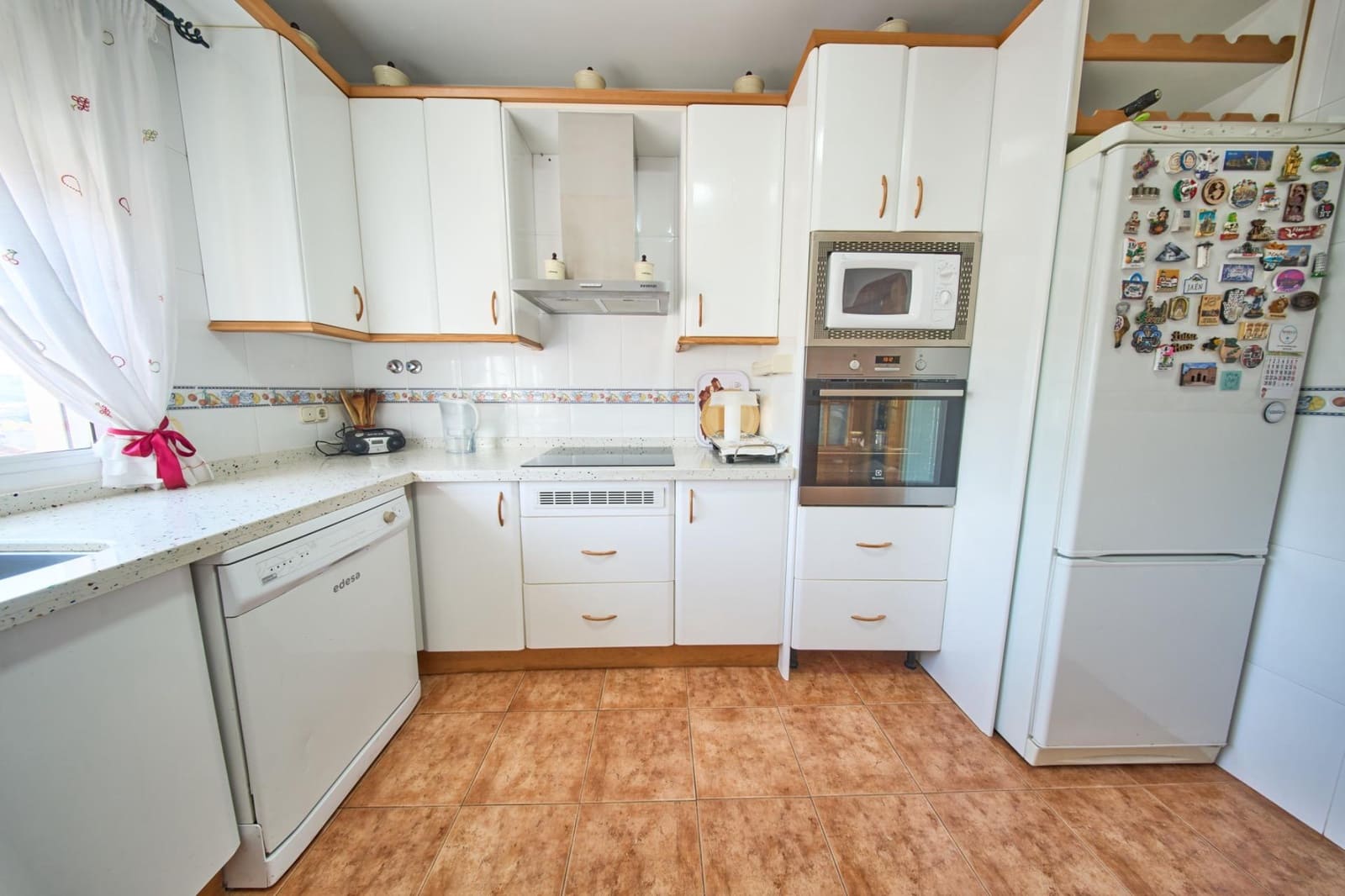 3 slaapkamer Rijtjeshuis te koop in Alfacar met garage - € 209.900 (Ref: 9437619)