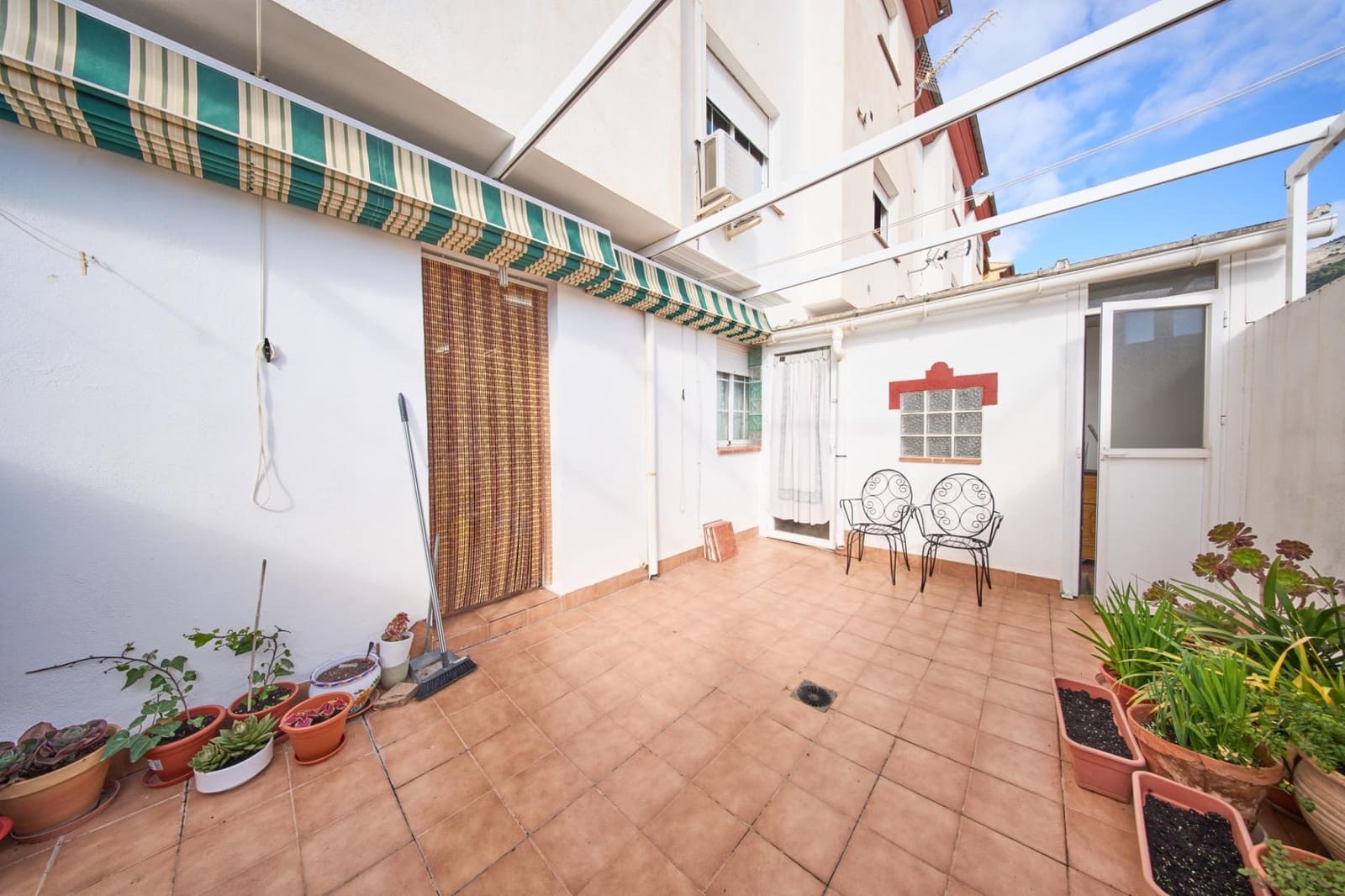 3 slaapkamer Rijtjeshuis te koop in Alfacar met garage - € 209.900 (Ref: 9437619)