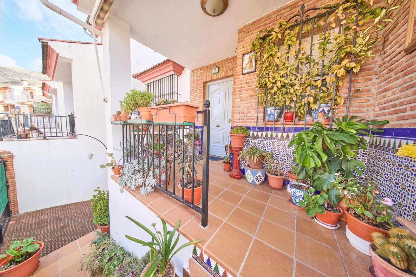 3 slaapkamer Rijtjeshuis te koop in Alfacar met garage - € 209.900 (Ref: 9437619)