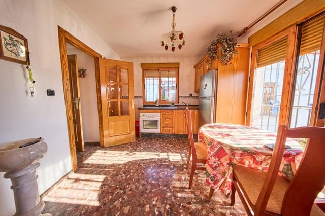 3 soveværelse Byhus til salg i Granada by - € 299.900 (Ref: 9437622)