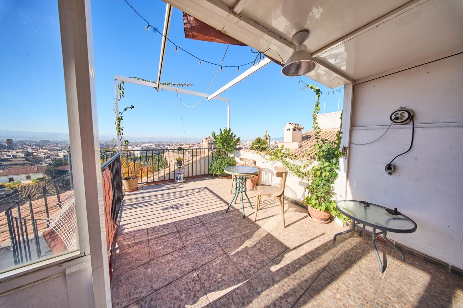 3 soveværelse Byhus til salg i Granada by - € 299.900 (Ref: 9437622)