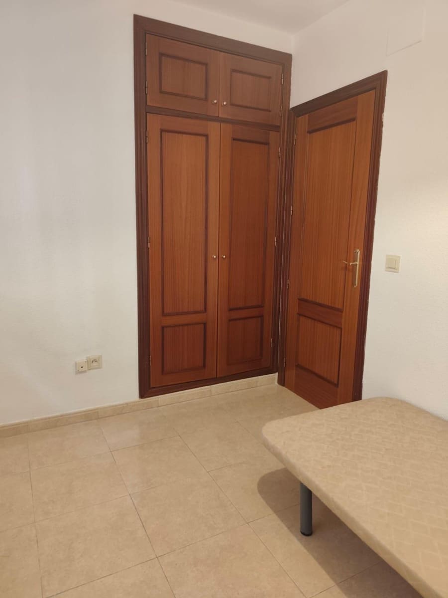 3 bedroom Flat for sale in Ogijares with garage - € 154,900 (Ref: 9440246)