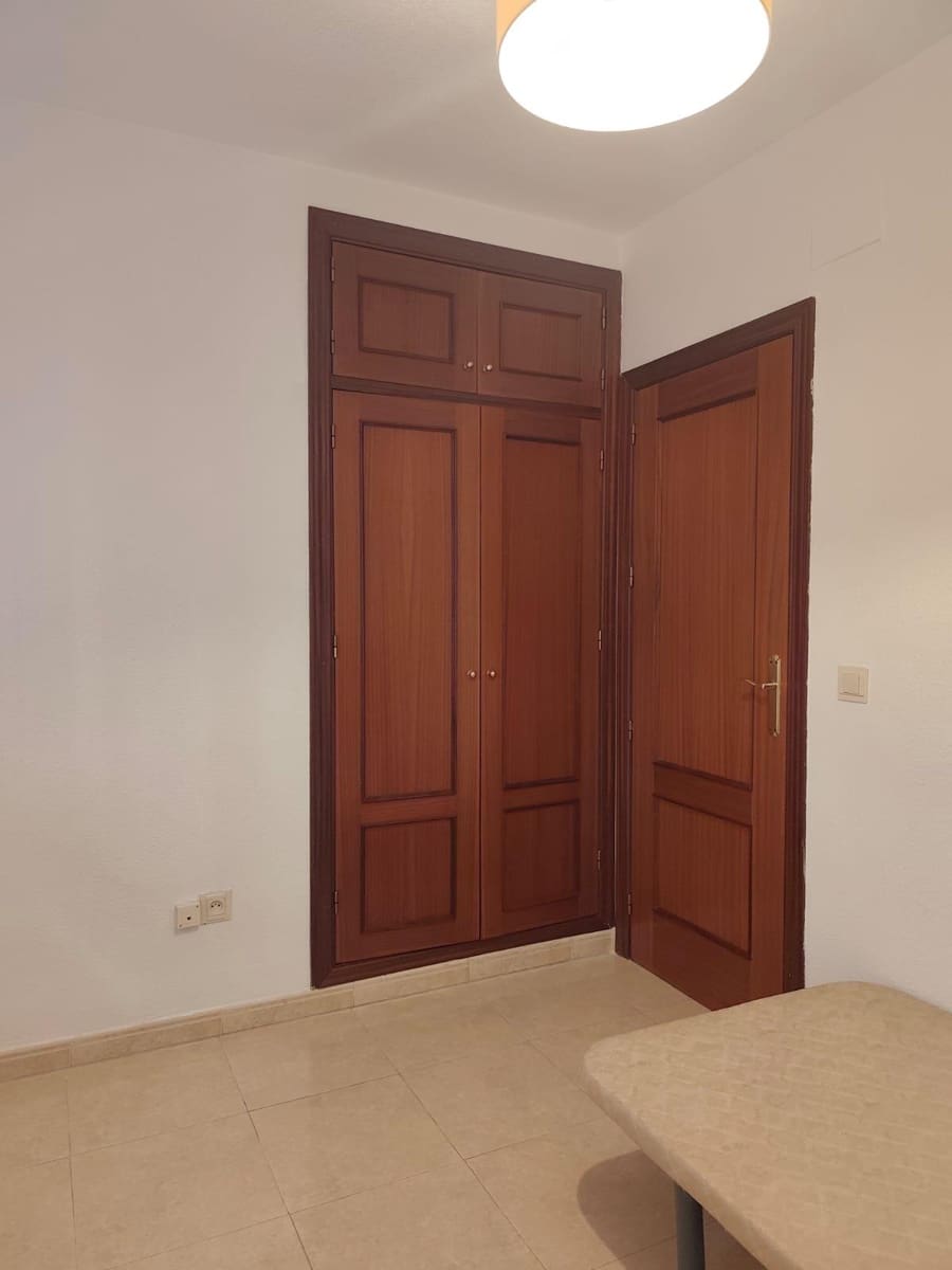 3 bedroom Flat for sale in Ogijares with garage - € 154,900 (Ref: 9440246)