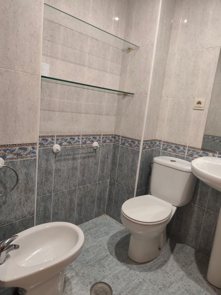 3 bedroom Flat for sale in Ogijares with garage - € 154,900 (Ref: 9440246)