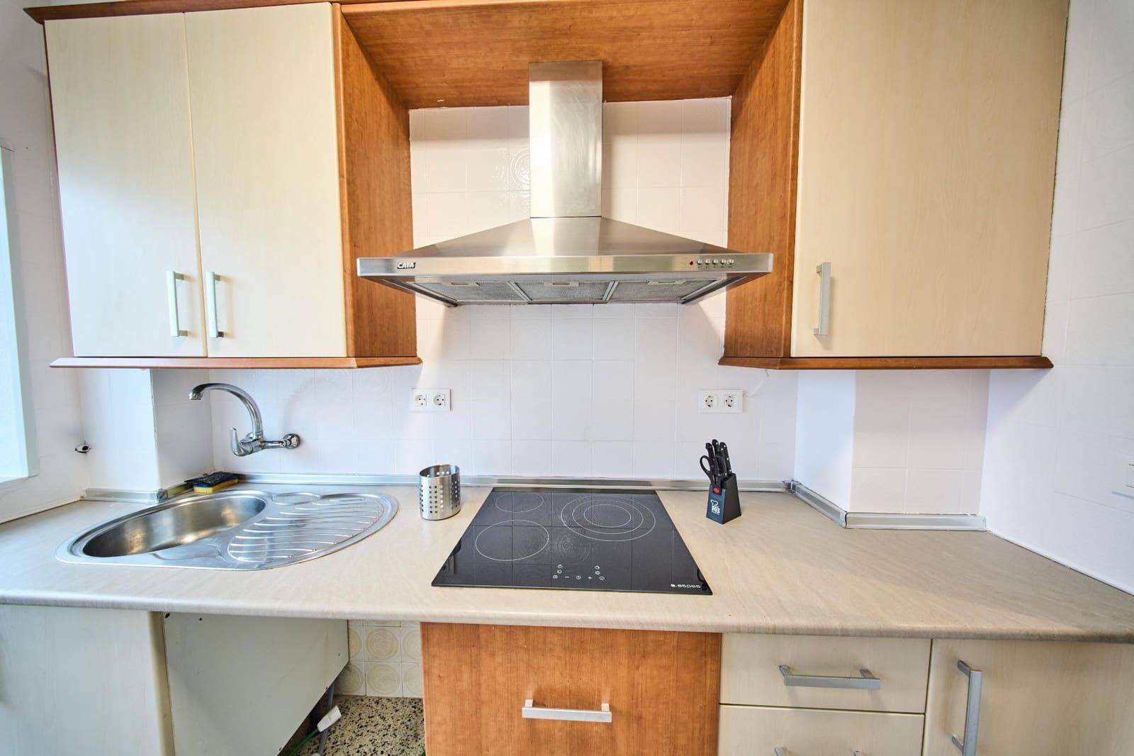 3 sypialnia Mieszkanie do wynajęcia w Miasto Grenada - 750 € (Ref: 9441914)