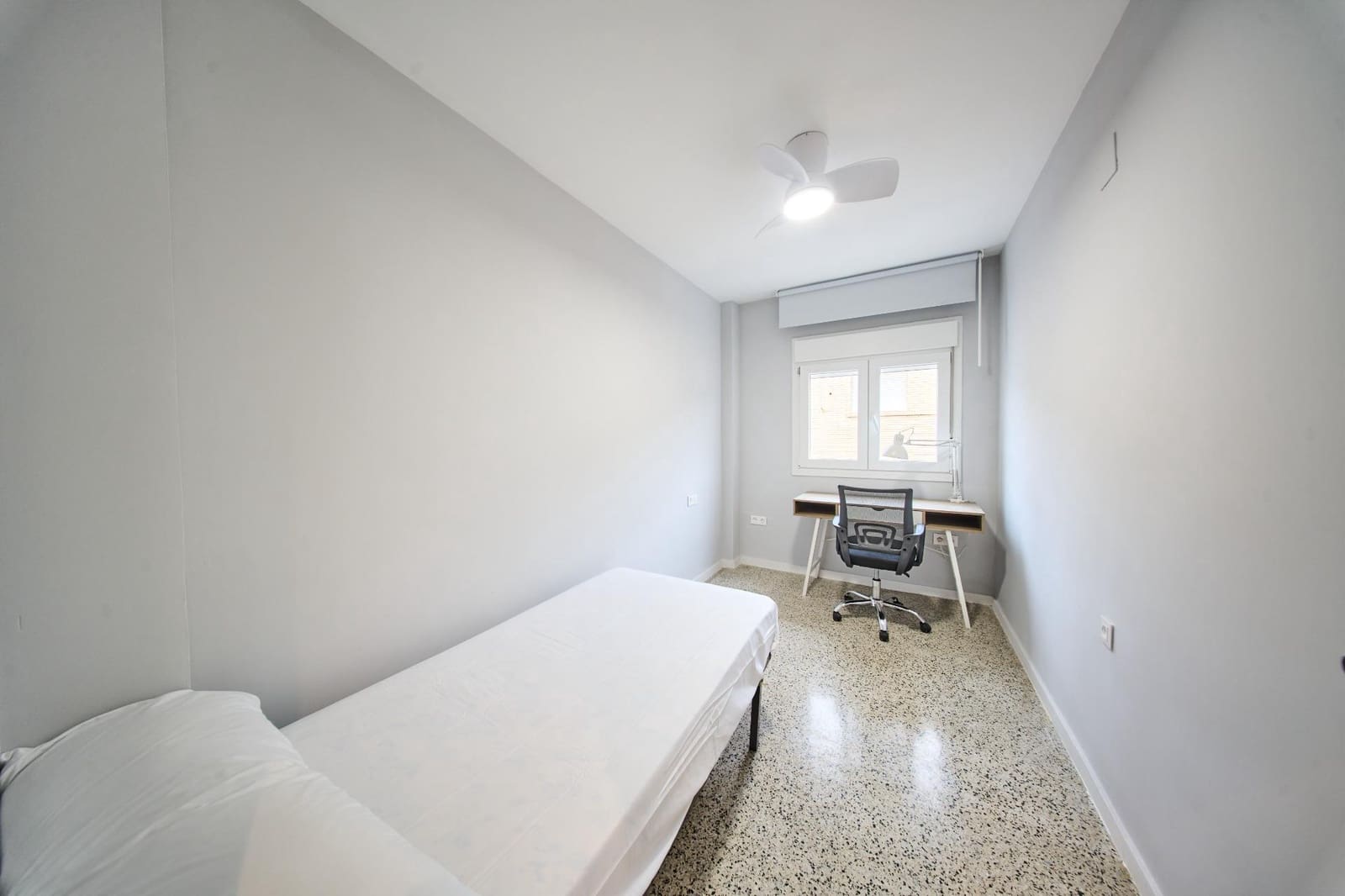 3 sypialnia Mieszkanie do wynajęcia w Miasto Grenada - 750 € (Ref: 9441914)