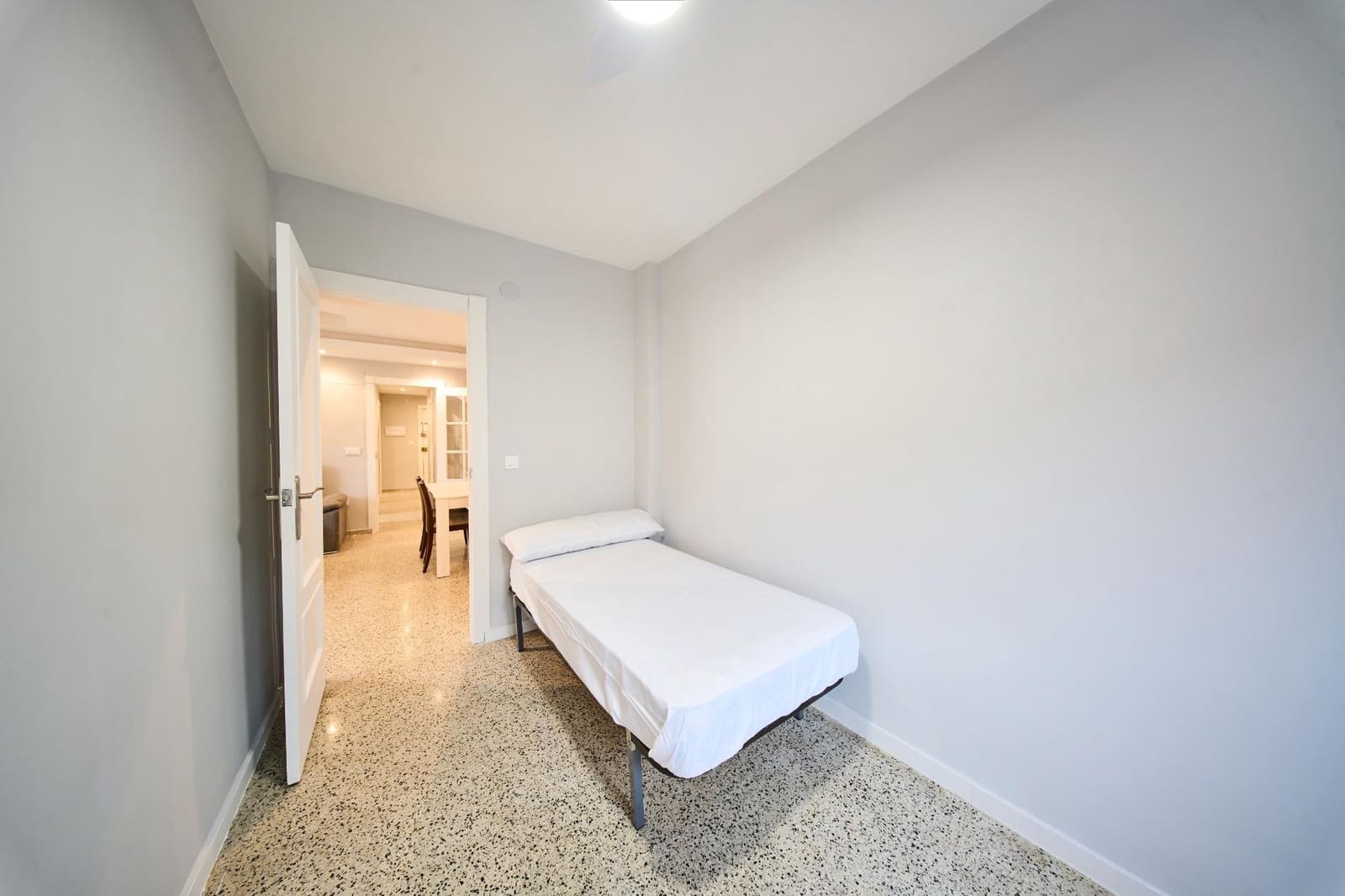 3 sypialnia Mieszkanie do wynajęcia w Miasto Grenada - 750 € (Ref: 9441914)