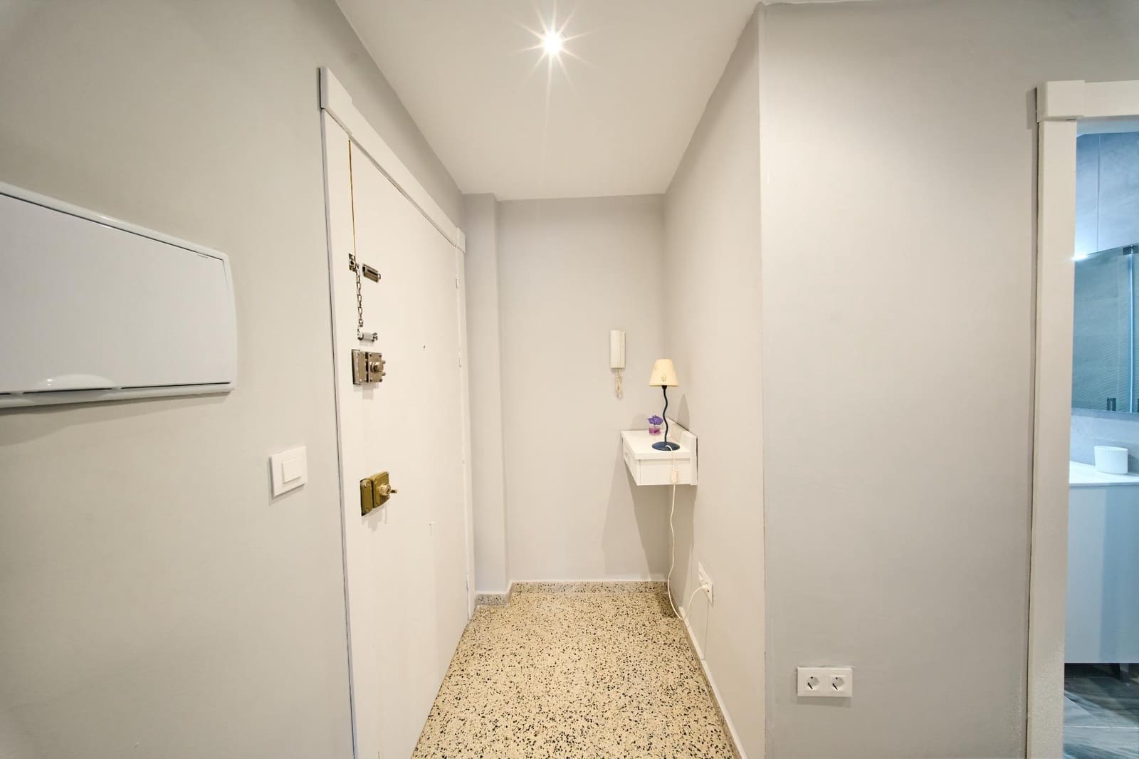 3 sypialnia Mieszkanie do wynajęcia w Miasto Grenada - 750 € (Ref: 9441914)